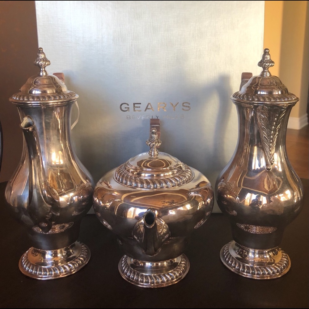 Gearys Beverly Hills Antique 3 Piece Set